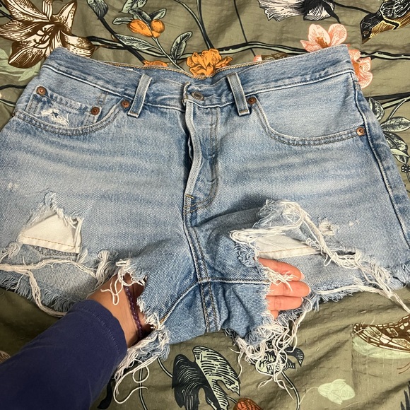 Levi’s shorts - Picture 4 of 8
